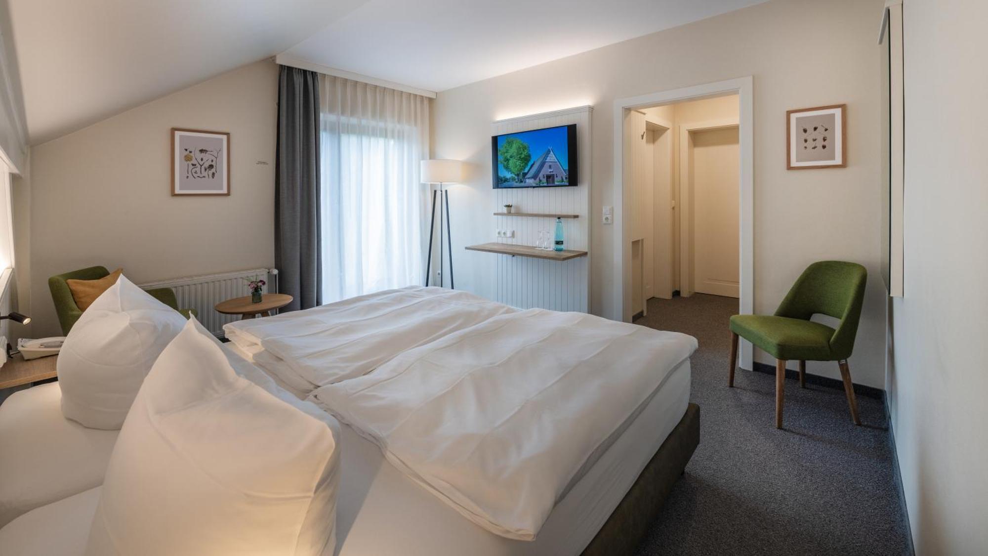 Landhotel Zur Eiche บุกซ์เทอฮูเดอ ภายนอก รูปภาพ