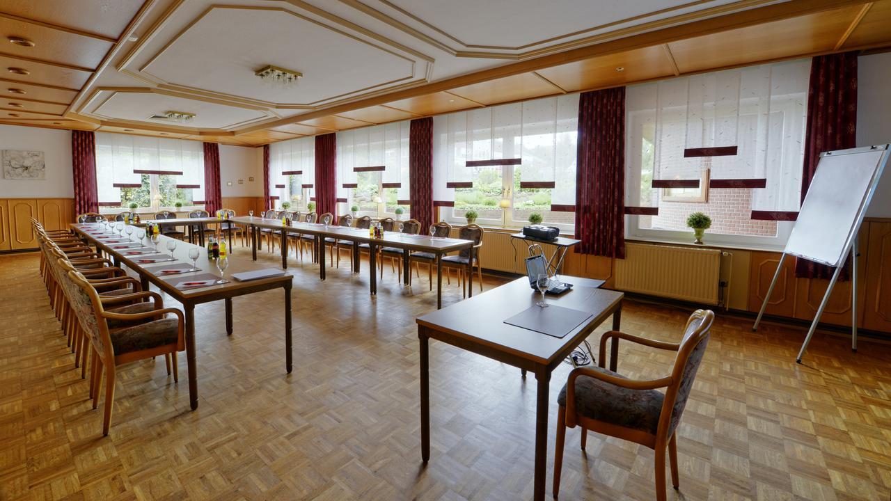 Landhotel Zur Eiche บุกซ์เทอฮูเดอ ภายนอก รูปภาพ